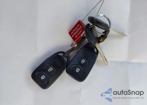 2013 Kia Sorento Lx z USA, uszkodzony, nr VIN 5XYKTDA62DG417999